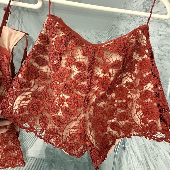 SET NEW Cult Gaia Lace Set TOP AND SHORTS - Picture 9 of 16